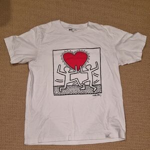 Uniqlo White Graphic T-Shirt